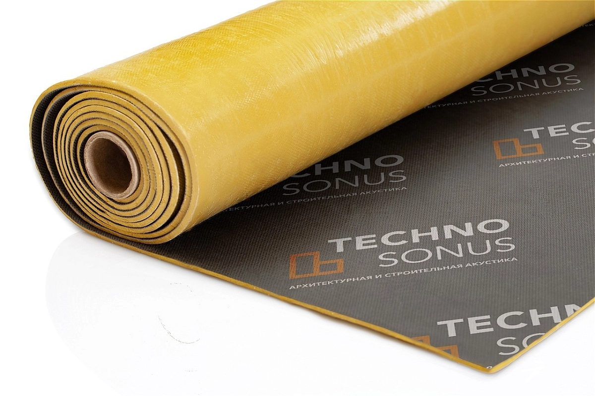 фото: Самоклеящийся слой отделён прозрачной плёнкой